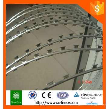 Arame farpado galvanizado / Alibaba expresso hot-dip galvanizado preço do arame farpado por rolo